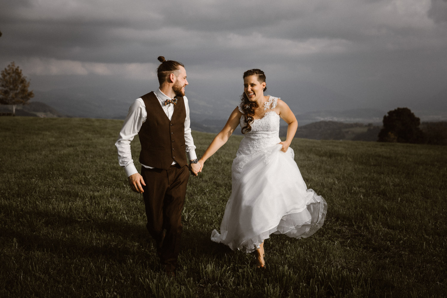 Wedding photographer in Switzerland church wedding bridal couple session