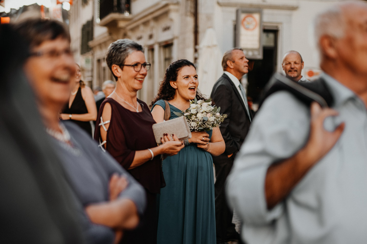 Hochzeitsfotograf in der St.Ursen-Kathedrale Solothurn Schweiz freie Trauung Altstadt natürliche Hochzeitsfotografie Reportage