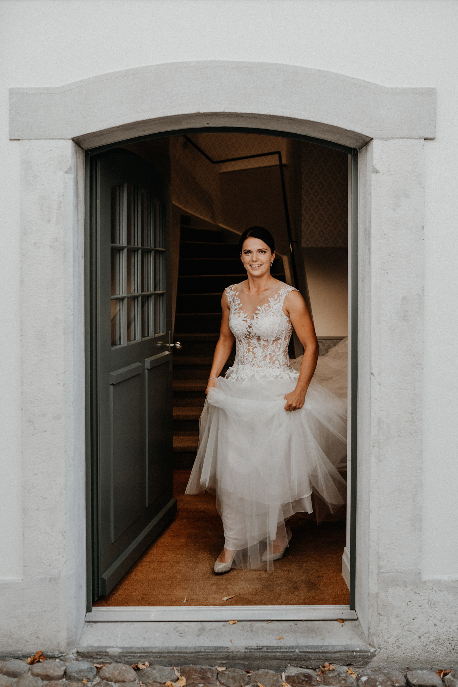 wedding photographer in St. Ursus Cathedral Solothurn Switzerland documentary style Swiss wedding photographer getting ready La Couronne