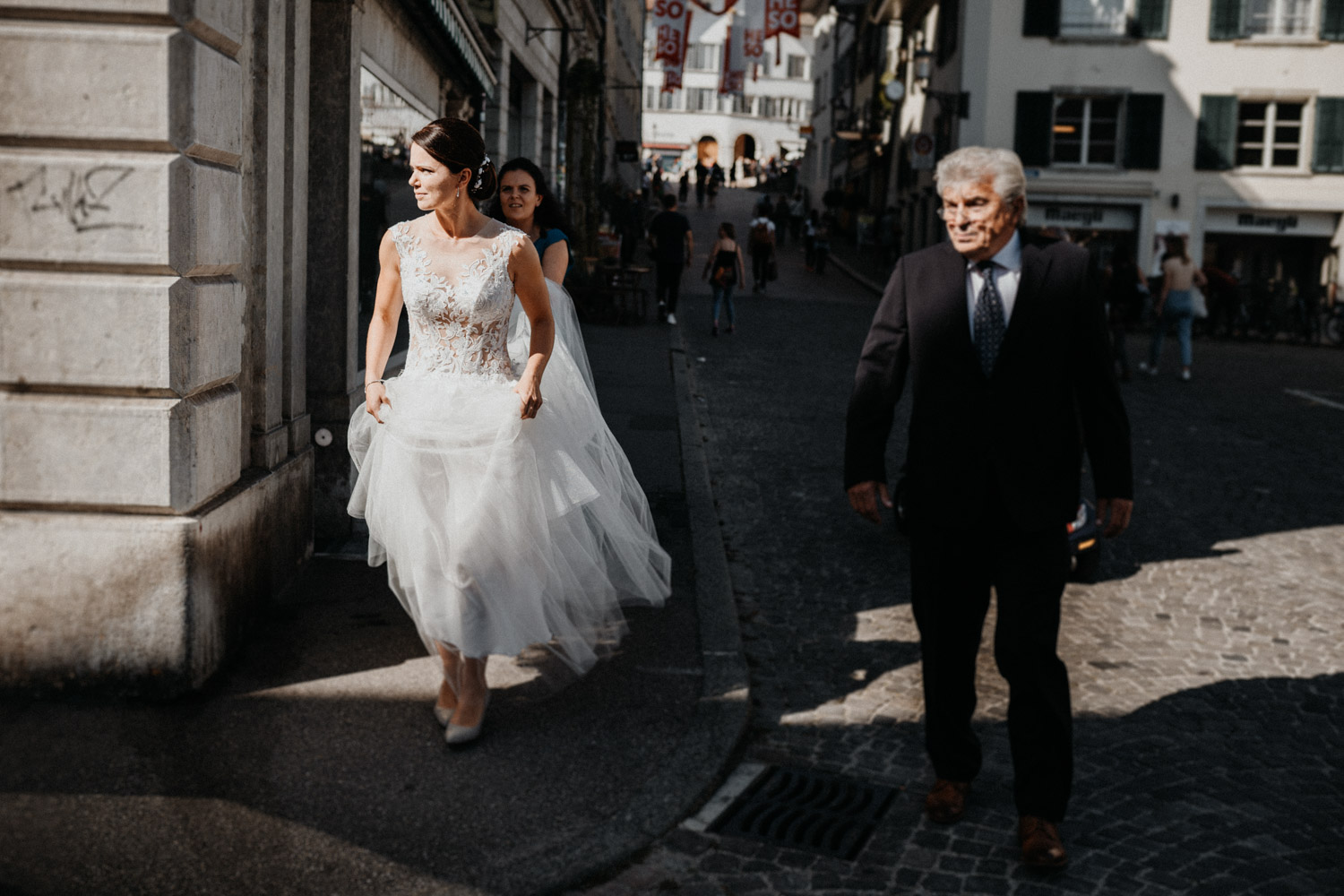 wedding photographer in St. Ursus Cathedral Solothurn Switzerland documentary style Swiss wedding photographer