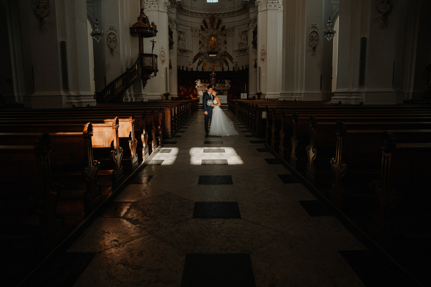 wedding photographer in St. Ursus Cathedral Solothurn Switzerland documentary style Swiss wedding photographer couple shoot portraits