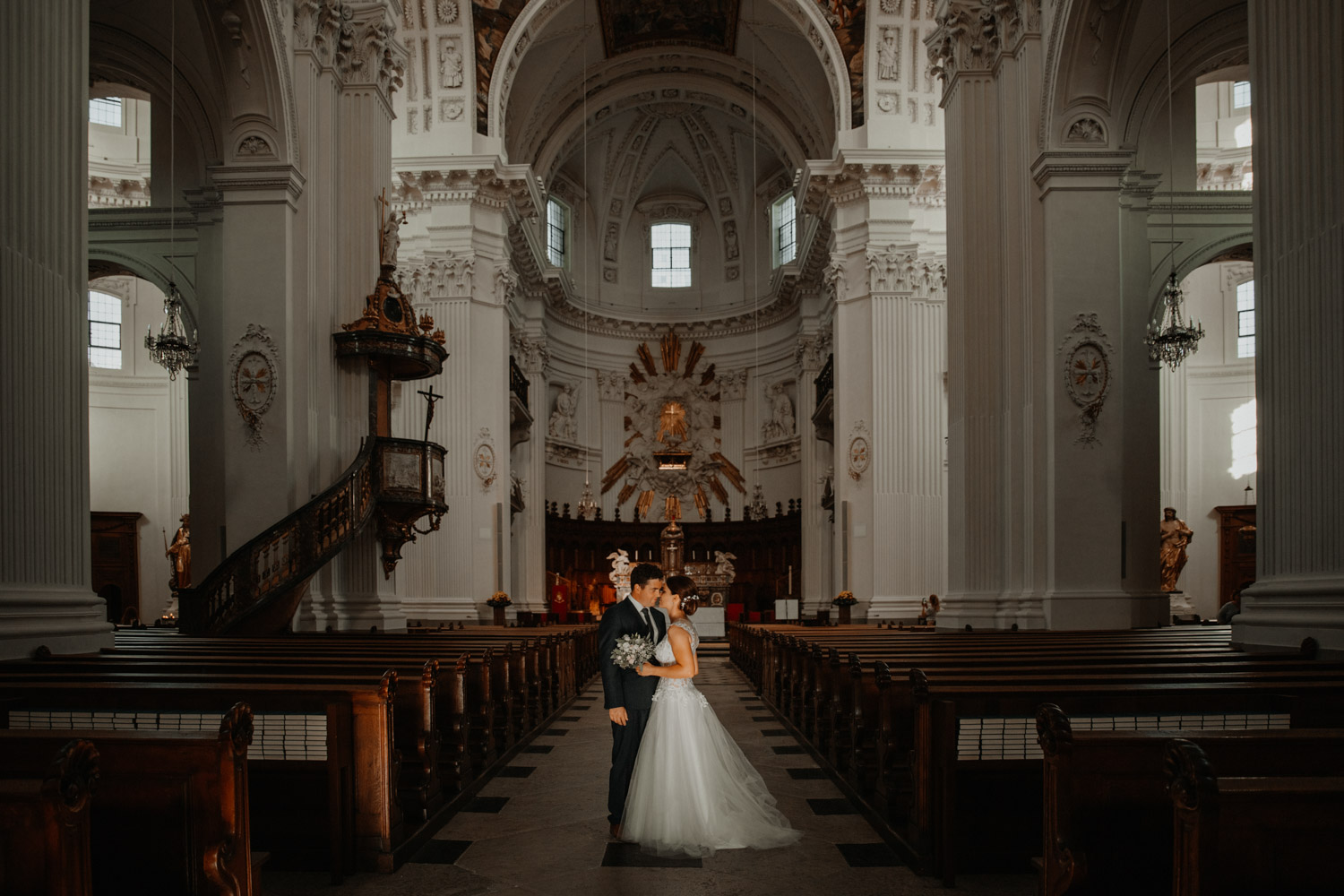 wedding photographer in St. Ursus Cathedral Solothurn Switzerland documentary style Swiss wedding photographer couple shoot portraits
