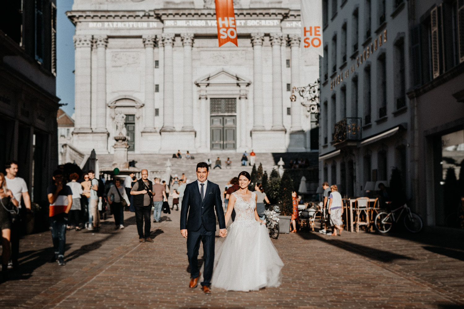 wedding photographer in St. Ursus Cathedral Solothurn Switzerland documentary style Swiss wedding photographer couple shoot portraits