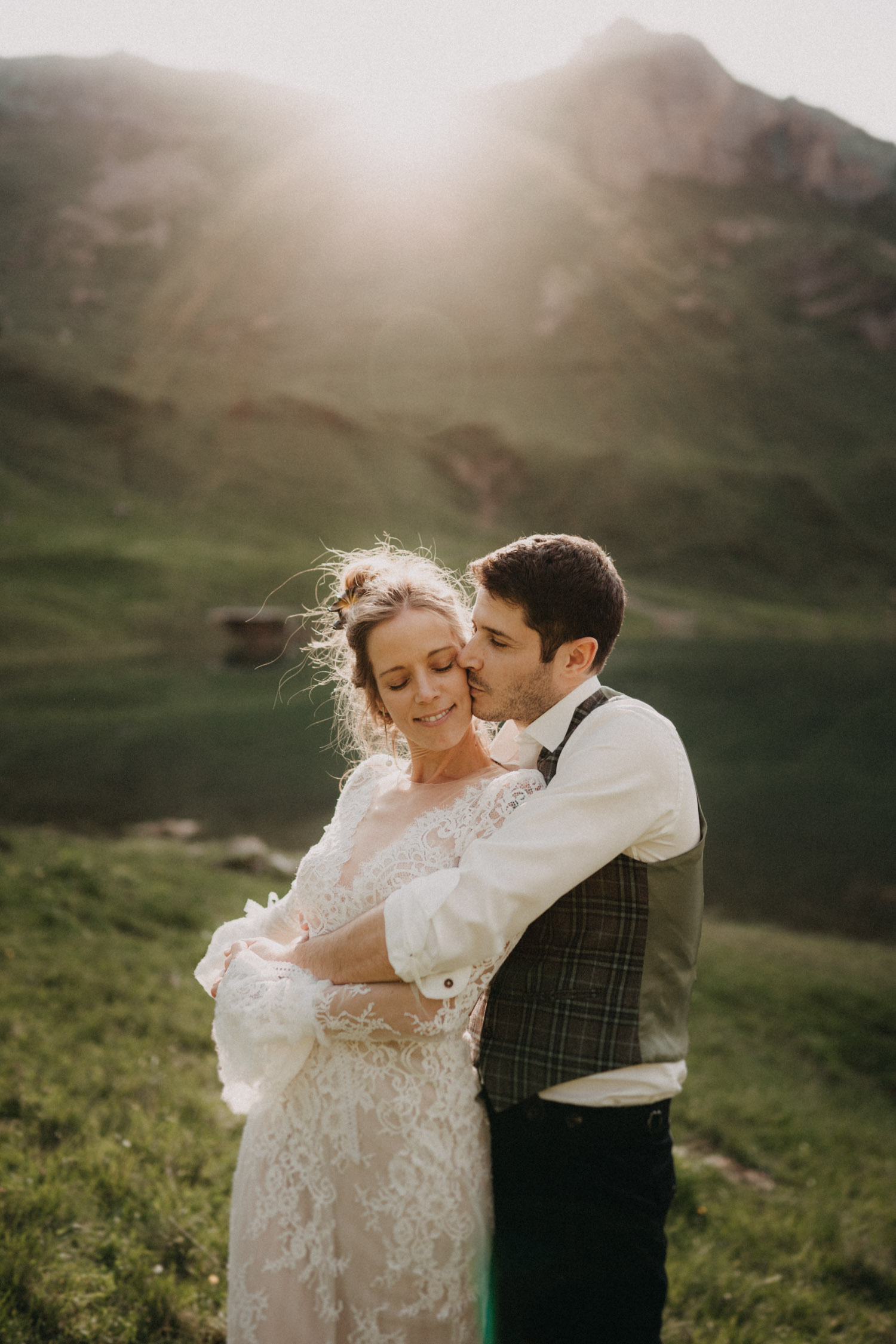 Hochzeitsfotografin Schweiz After Wedding Shooting in den Bergen in Uri auf der Alp Chäppeliberg Spilau Elopement
