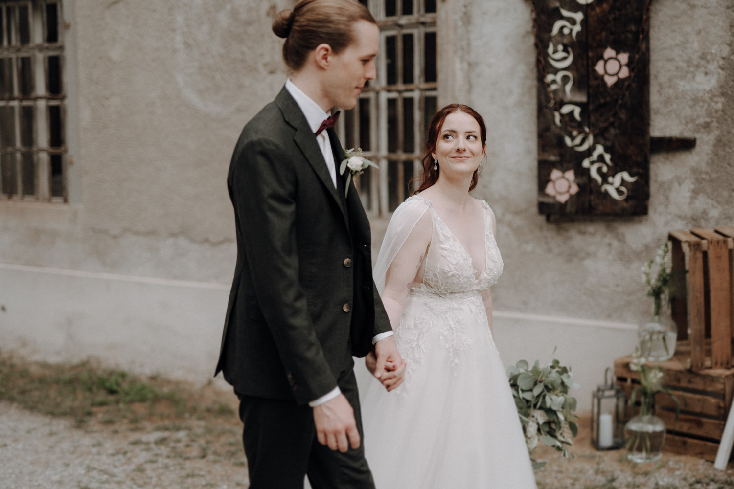Brautpaar Shooting Braut Bräutigam in der Komturei Tobel Schweiz Hochzeitsfotograf