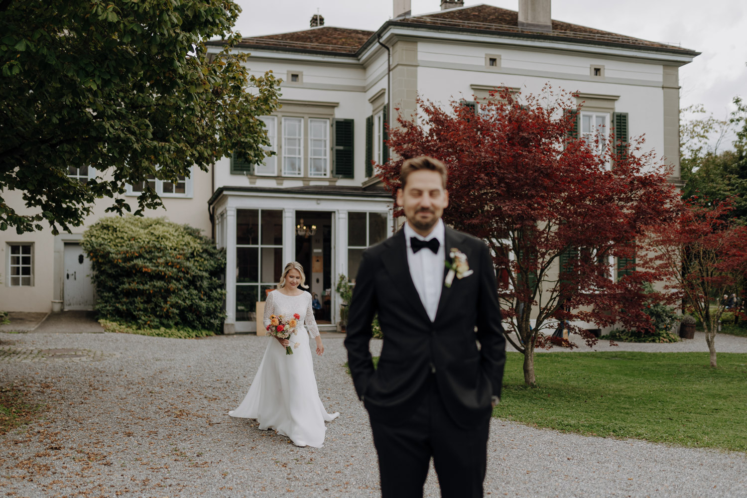 First Look bei einer Hochzeit im Restaurant Schöngrün Bern Schweiz