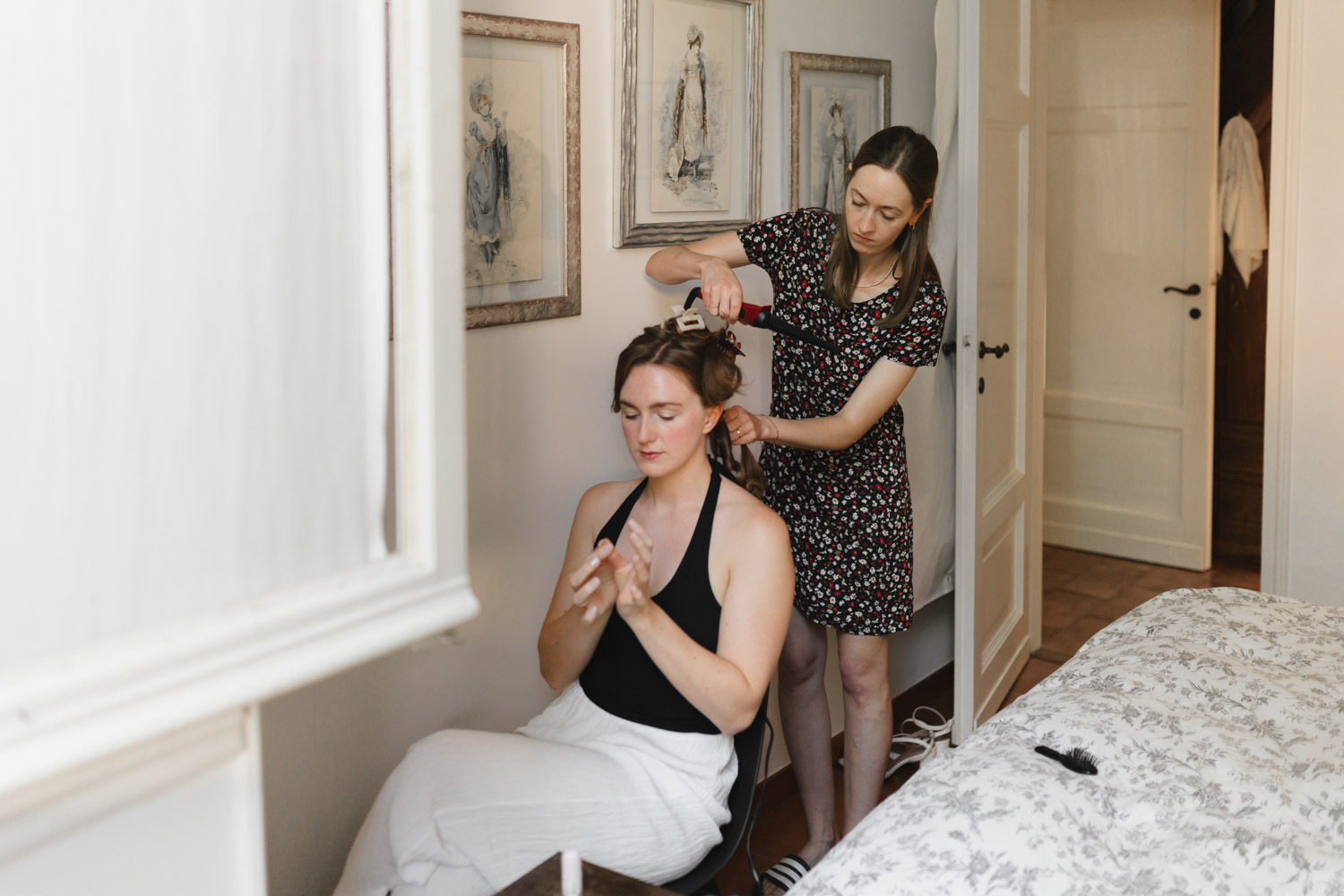 Getting Ready Hochzeitsfotograf am Comer See Lago di Como in Italien in der Villa Regina Teodolinda neben der Villa Balbiano