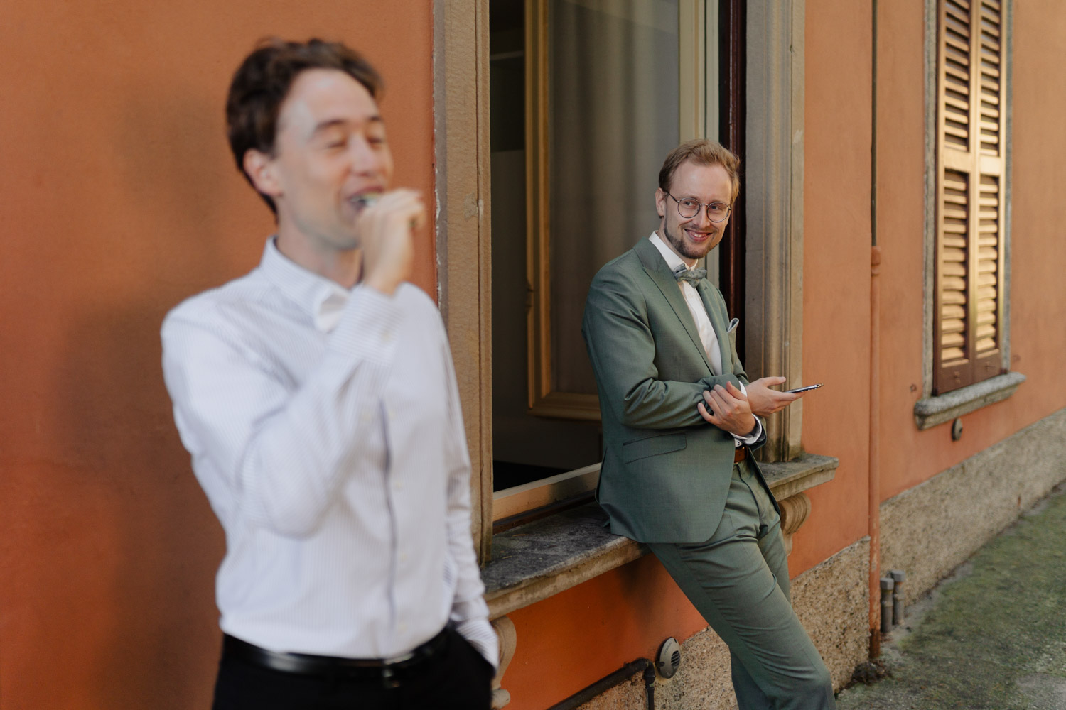 Getting Ready Hochzeitsfotograf am Comer See Lago di Como in Italien in der Villa Regina Teodolinda neben der Villa Balbiano