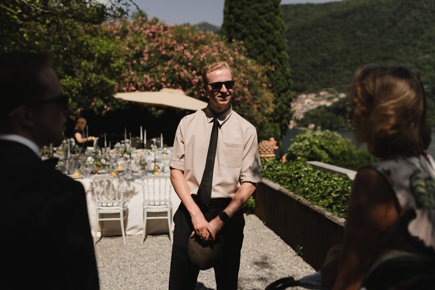 Hochzeitsfotograf Gästeportraits am Comer See Lago di Como in Italien in der Villa Regina Teodolinda neben der Villa Balbiano