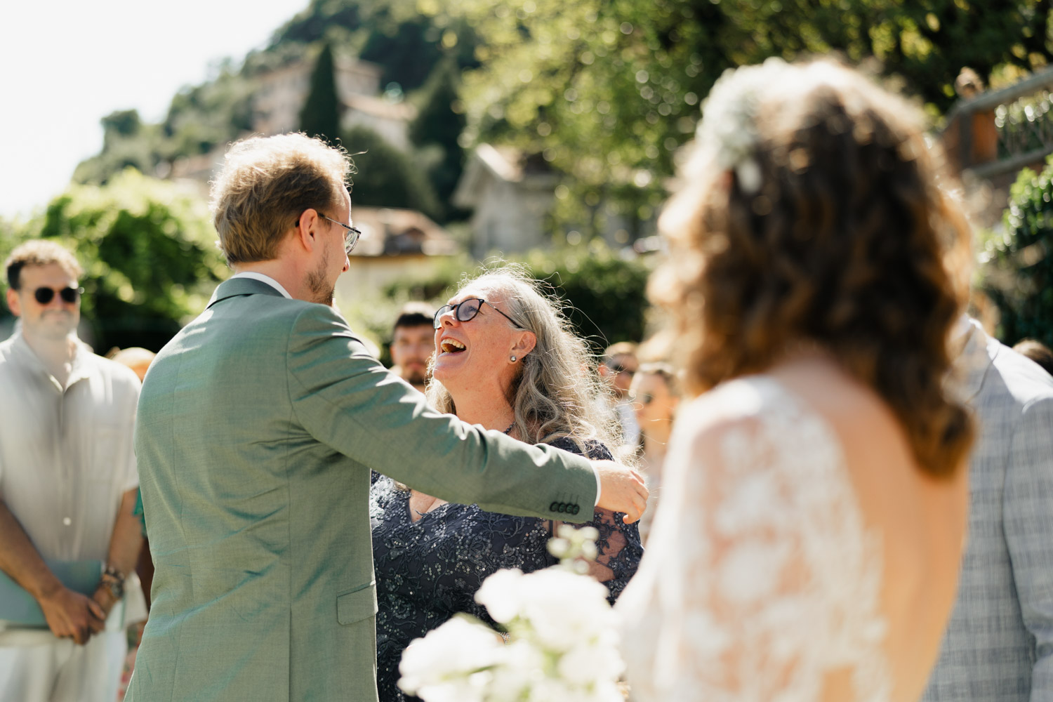 Freie Trauung Outdoor direkt am Comer See Lago di Como in Italien in der Villa Regina Teodolinda neben der Villa Balbiano