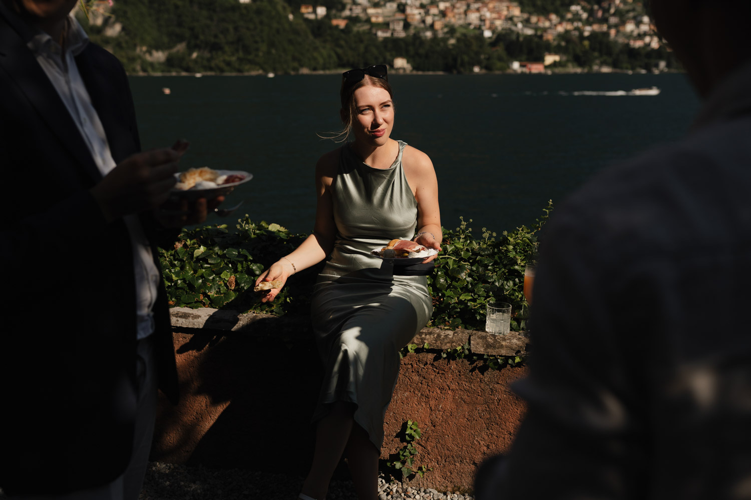Hochzeitsfotograf Gästeportraits am Comer See Lago di Como in Italien in der Villa Regina Teodolinda neben der Villa Balbiano