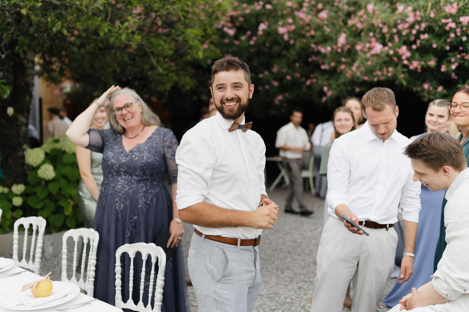 Hochzeitsfotograf Gästeportraits am Comer See Lago di Como in Italien in der Villa Regina Teodolinda neben der Villa Balbiano