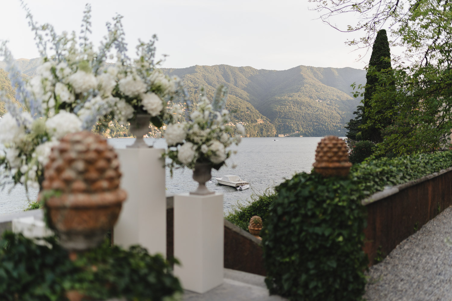 Hochzeitsfotograf am Comer See Lago di Como in Italien in der Villa Regina Teodolinda neben der Villa Balbiano